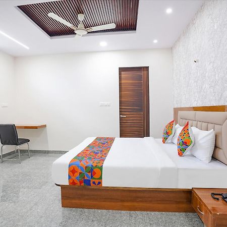 Fabhotel Platinum Palace - Nr Magadi Main Road Бангалор Экстерьер фото
