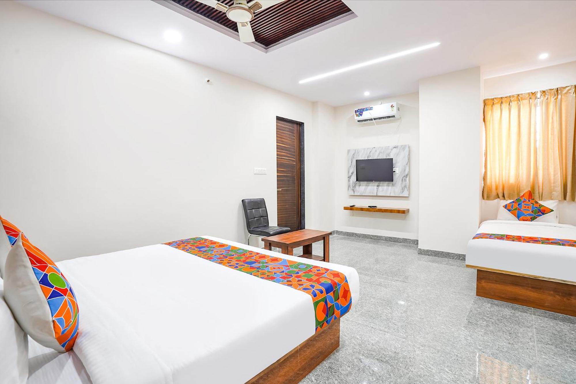 Fabhotel Platinum Palace - Nr Magadi Main Road Бангалор Экстерьер фото