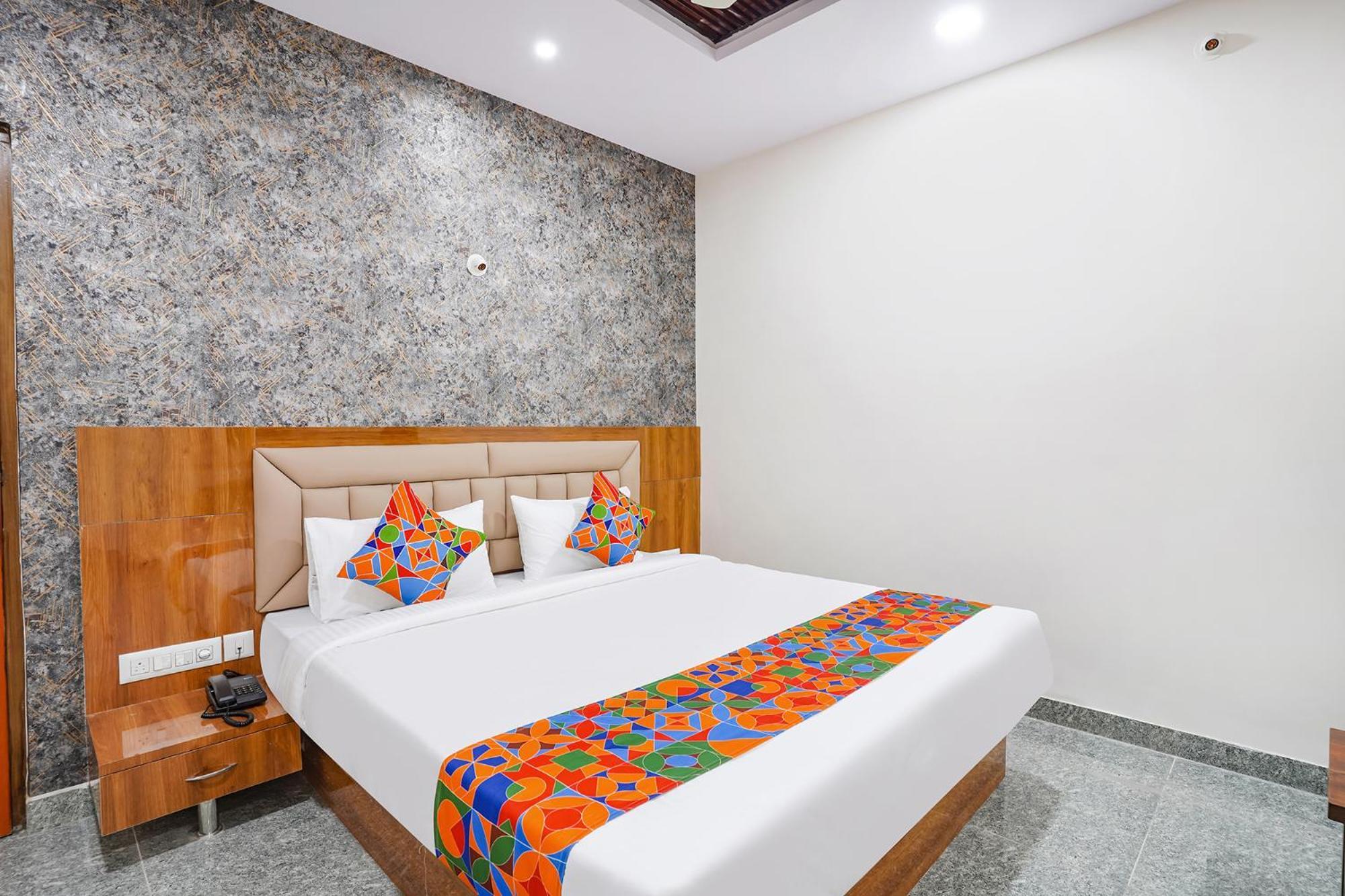 Fabhotel Platinum Palace - Nr Magadi Main Road Бангалор Экстерьер фото