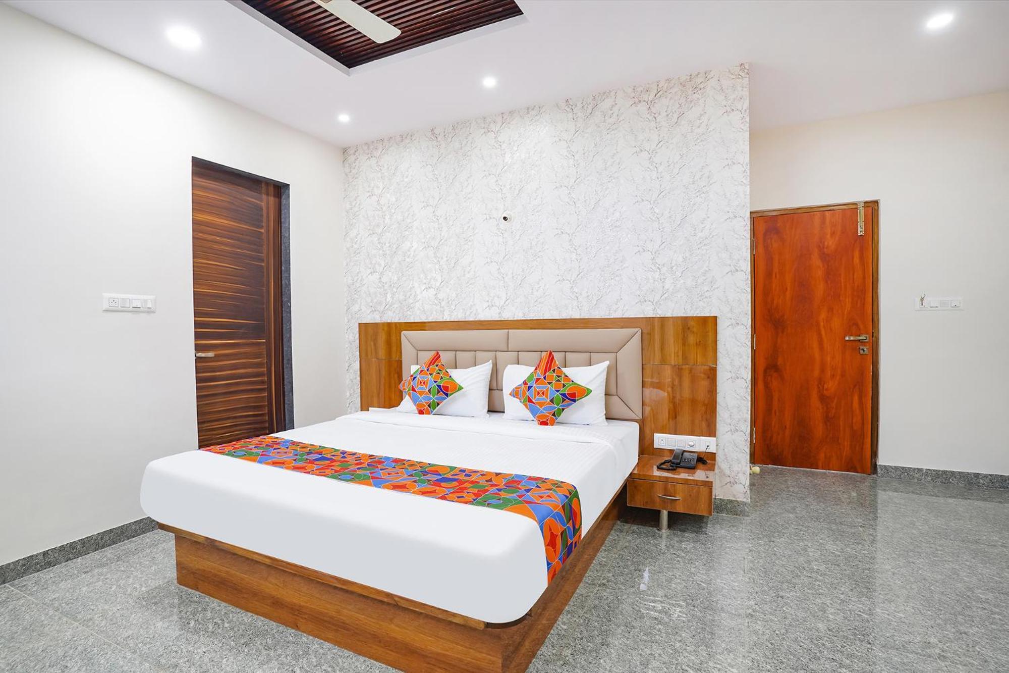 Fabhotel Platinum Palace - Nr Magadi Main Road Бангалор Экстерьер фото
