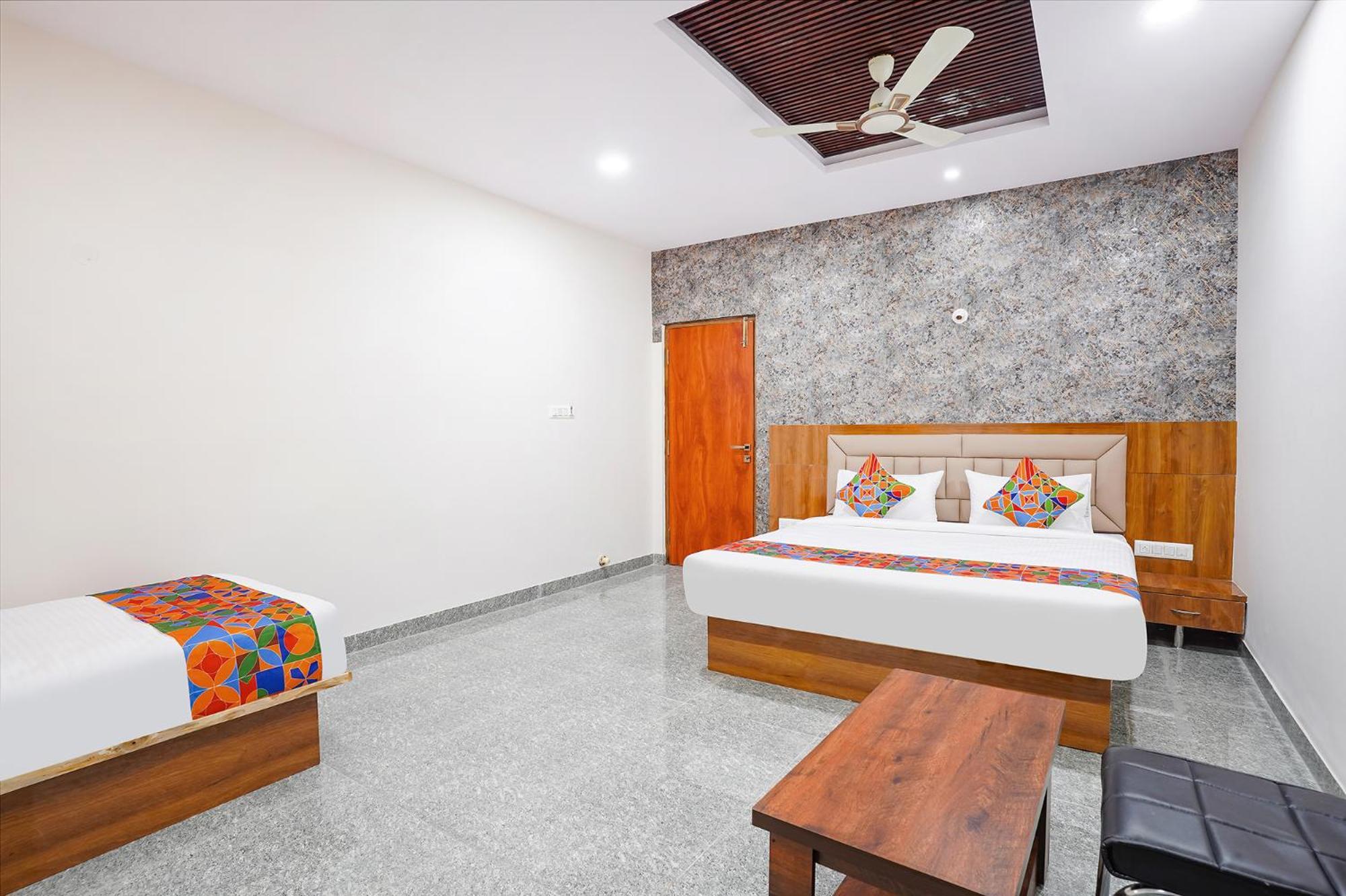 Fabhotel Platinum Palace - Nr Magadi Main Road Бангалор Экстерьер фото