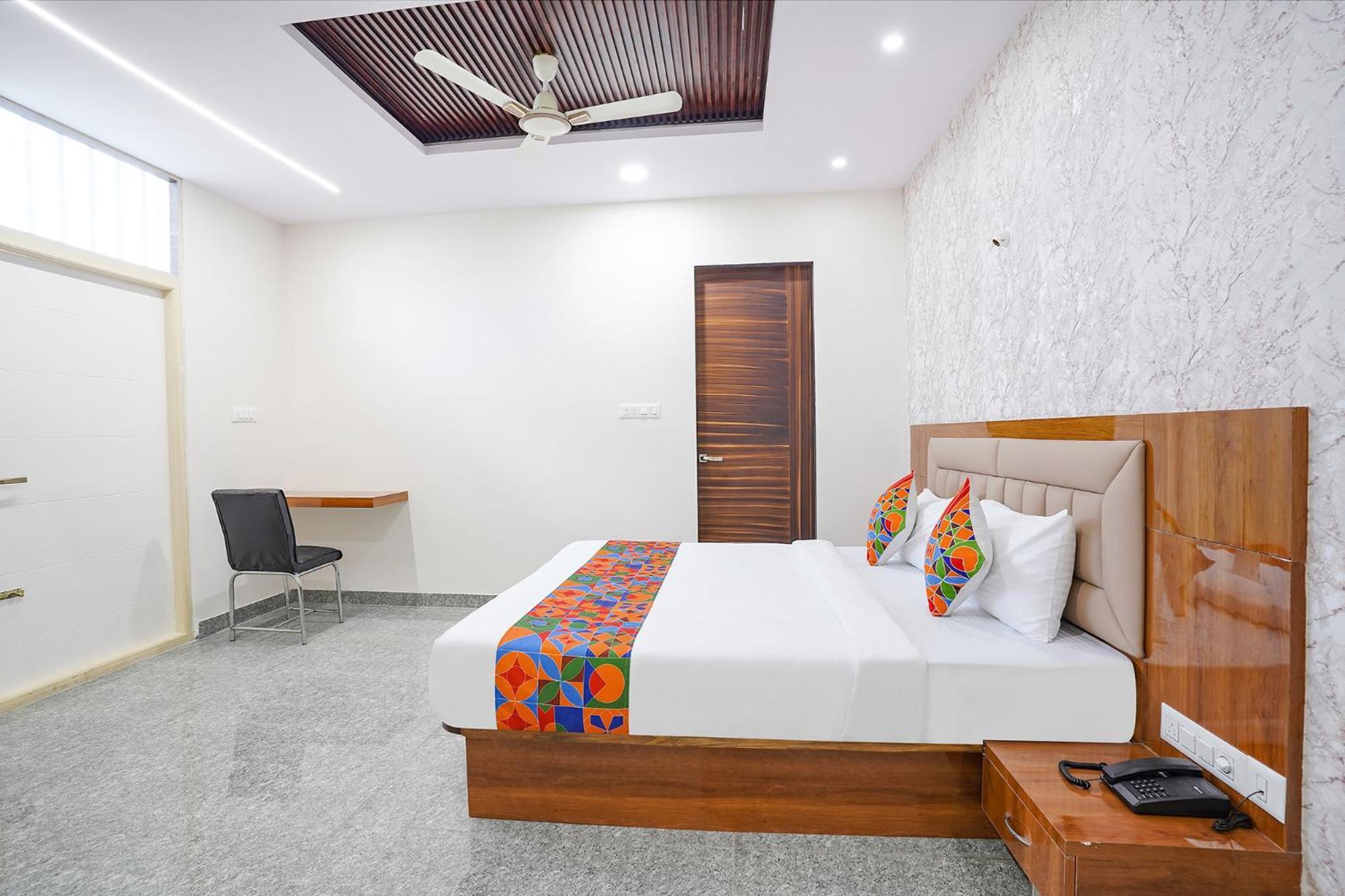 Fabhotel Platinum Palace - Nr Magadi Main Road Бангалор Экстерьер фото