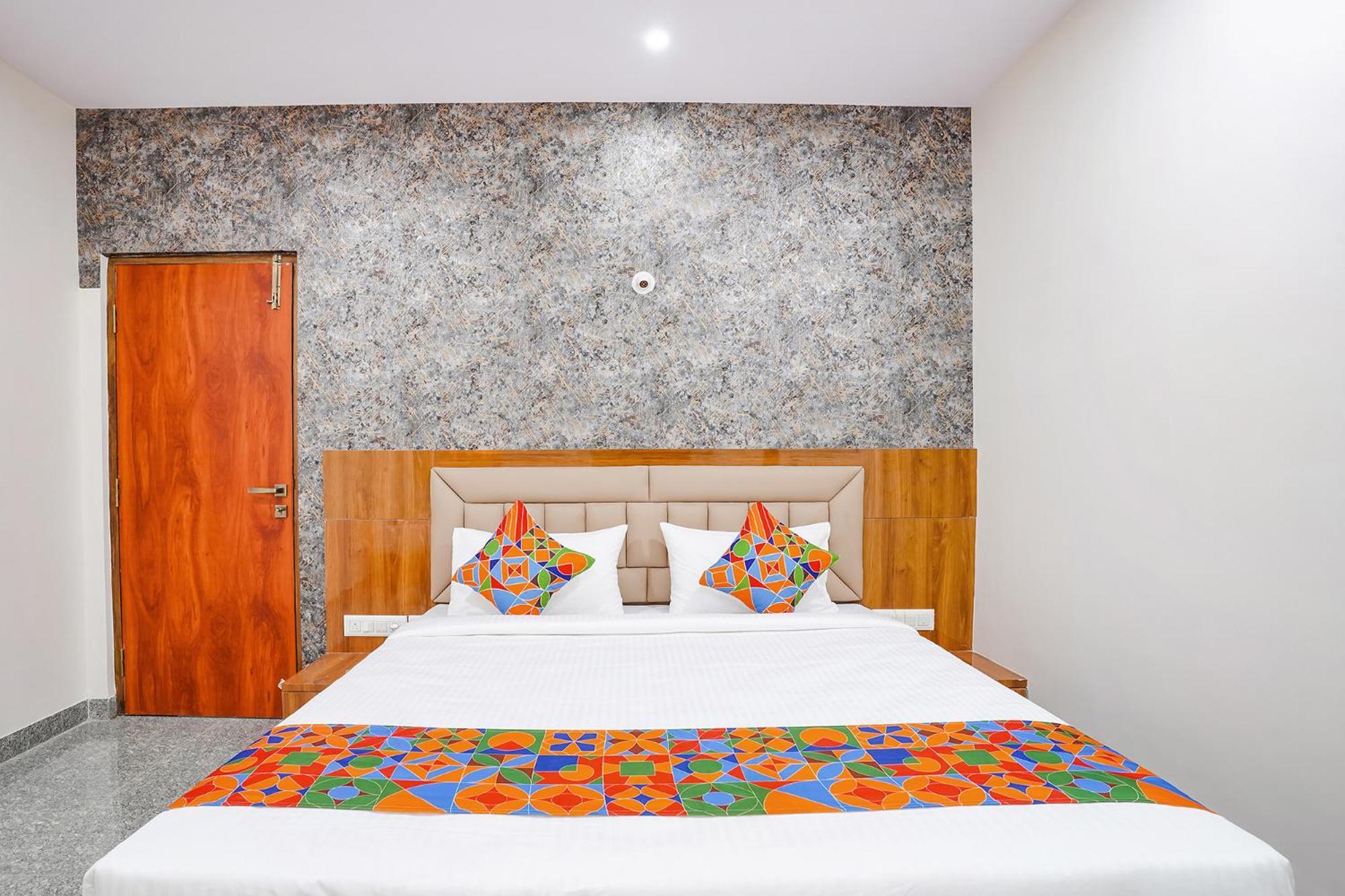 Fabhotel Platinum Palace - Nr Magadi Main Road Бангалор Экстерьер фото