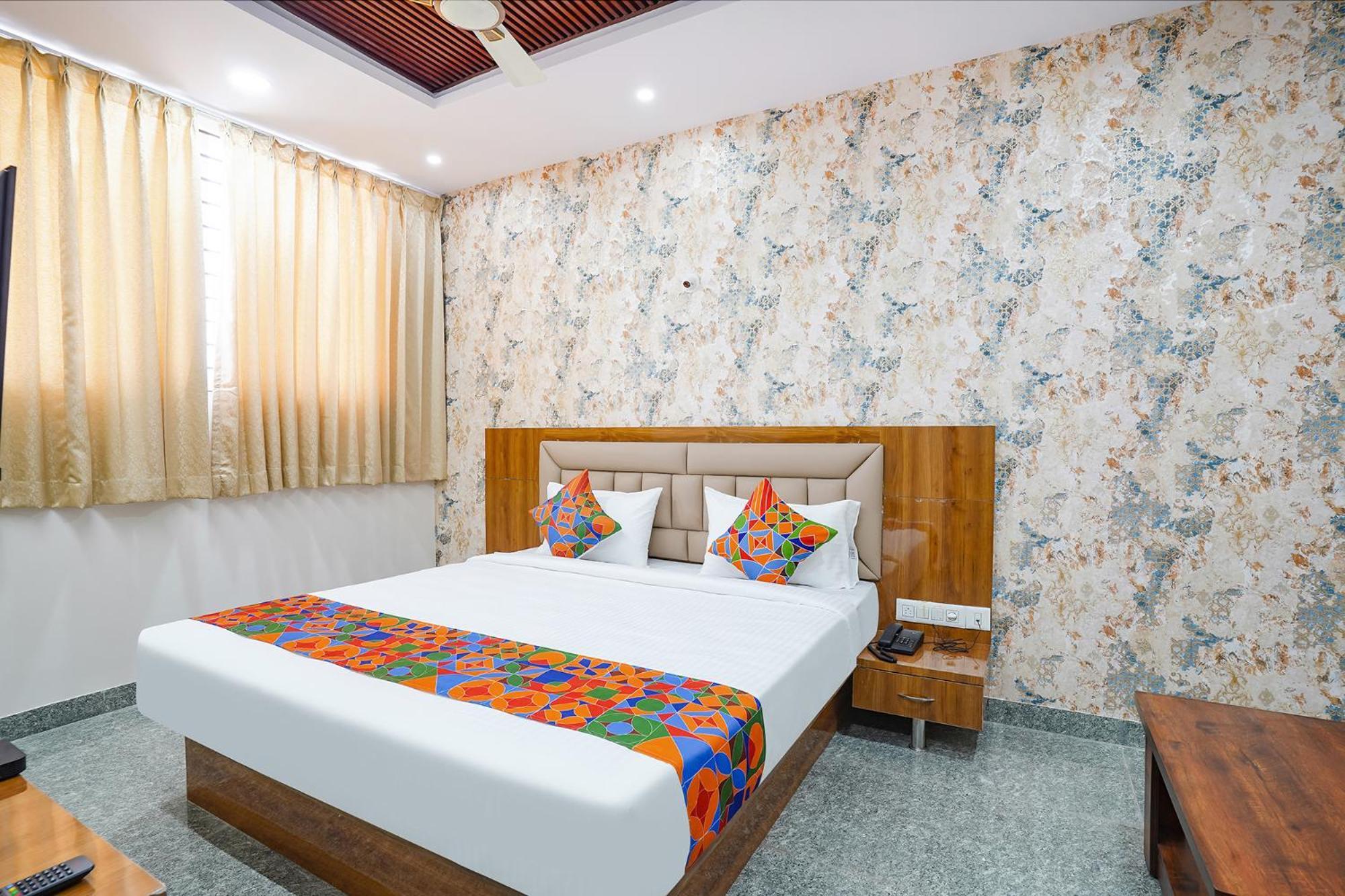 Fabhotel Platinum Palace - Nr Magadi Main Road Бангалор Экстерьер фото