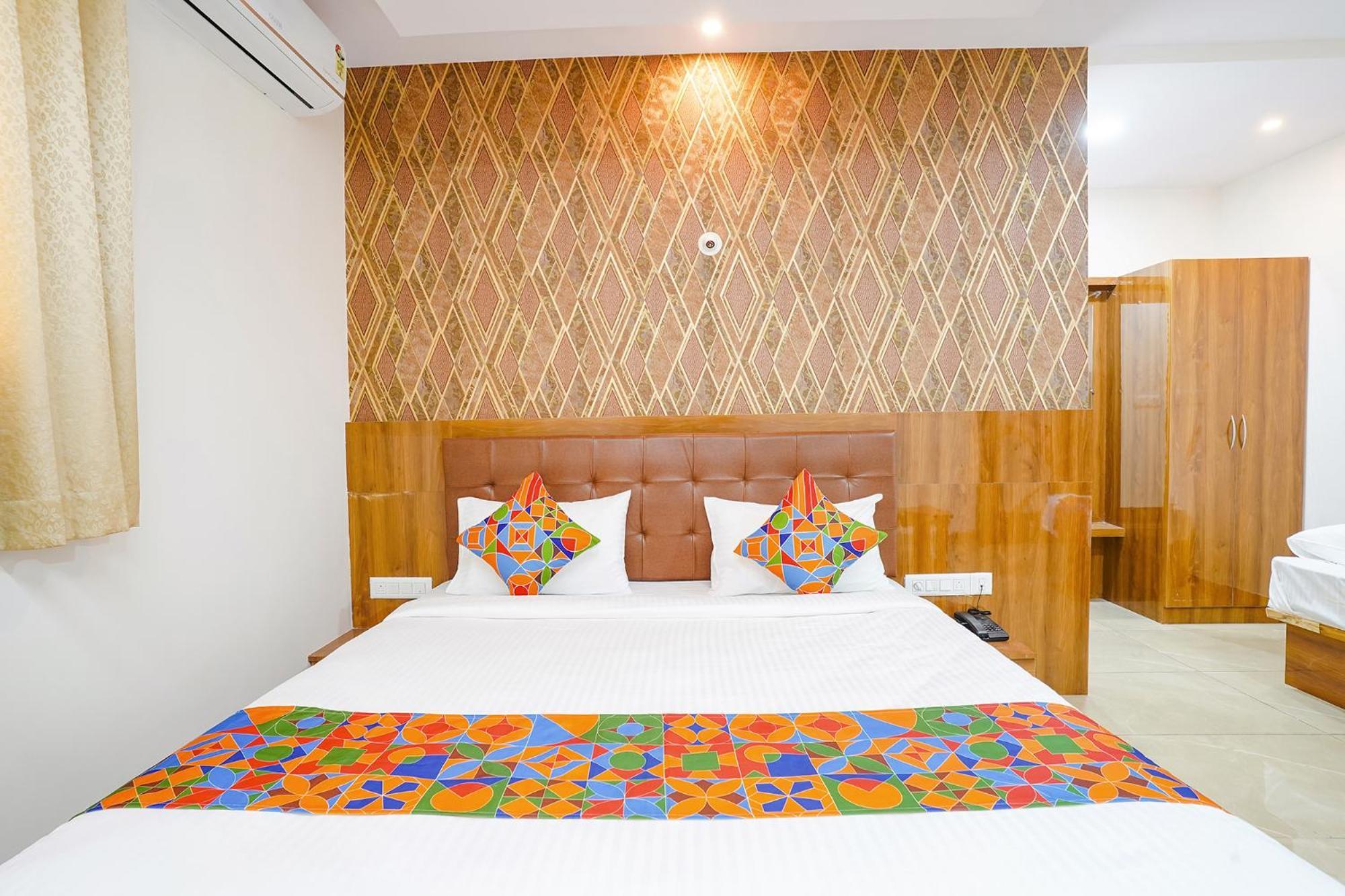 Fabhotel Platinum Palace - Nr Magadi Main Road Бангалор Экстерьер фото