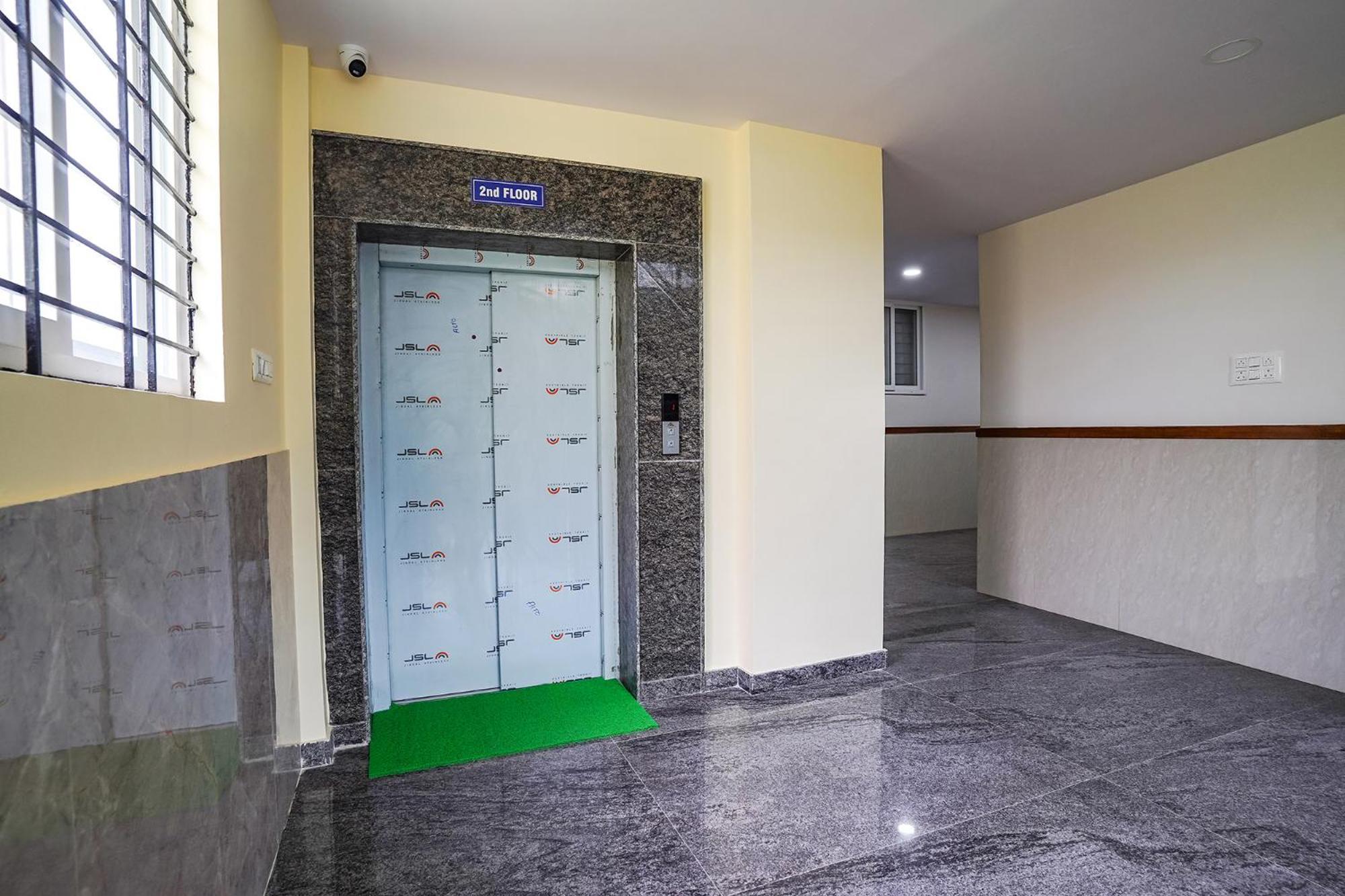 Fabhotel Platinum Palace - Nr Magadi Main Road Бангалор Экстерьер фото