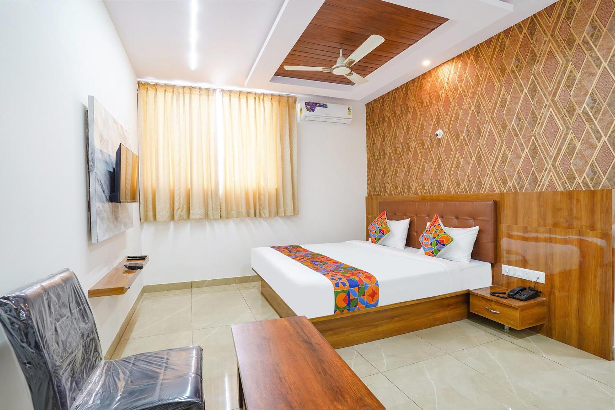 Fabhotel Platinum Palace - Nr Magadi Main Road Бангалор Экстерьер фото